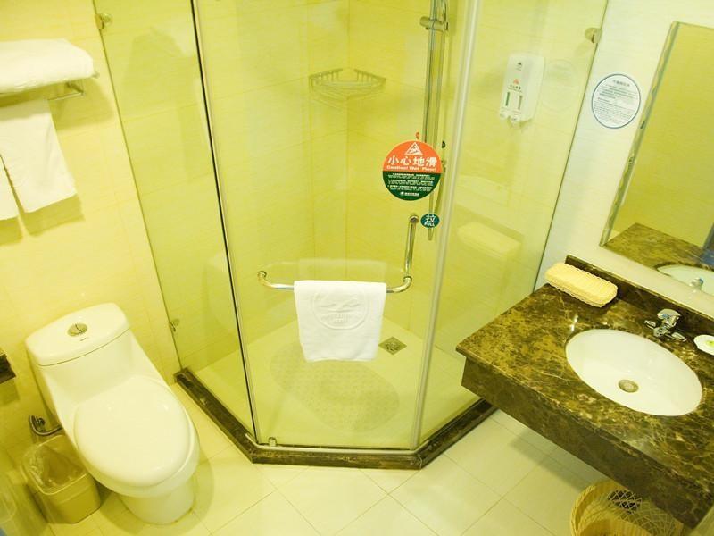Hotel Greentree Pudong Airport Chuansha Express 3*