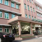 Greentree Inn Shanghai Pudong Airport Chuansha Express Hotel