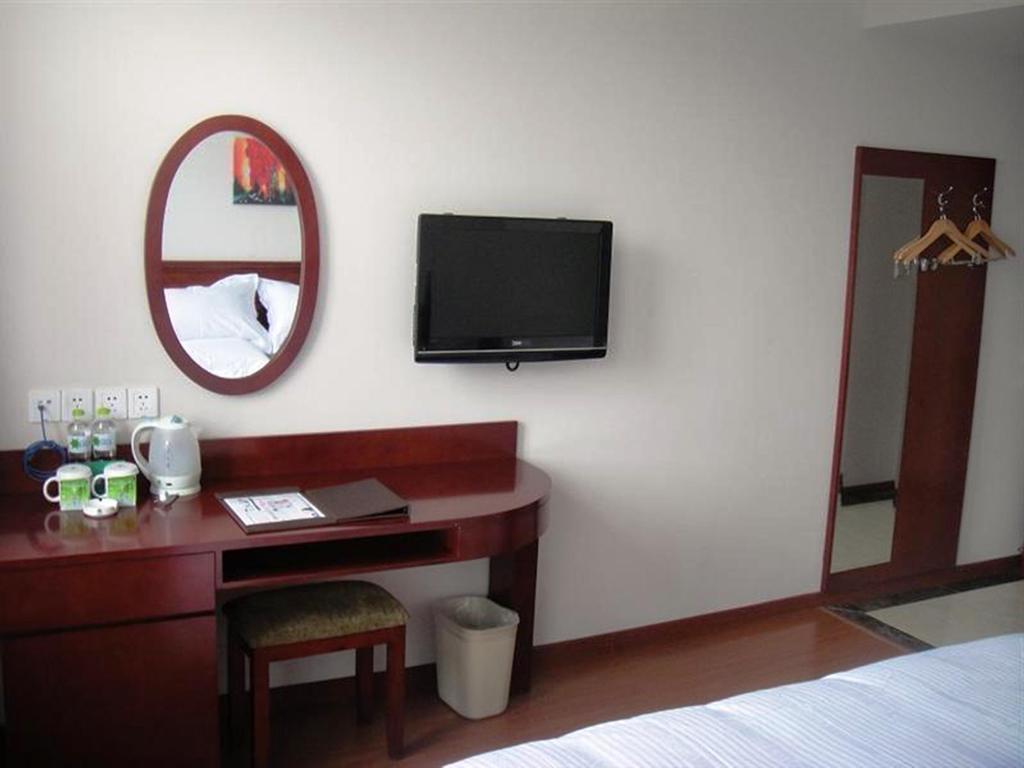 Greentree Pudong Airport Chuansha Express 3*