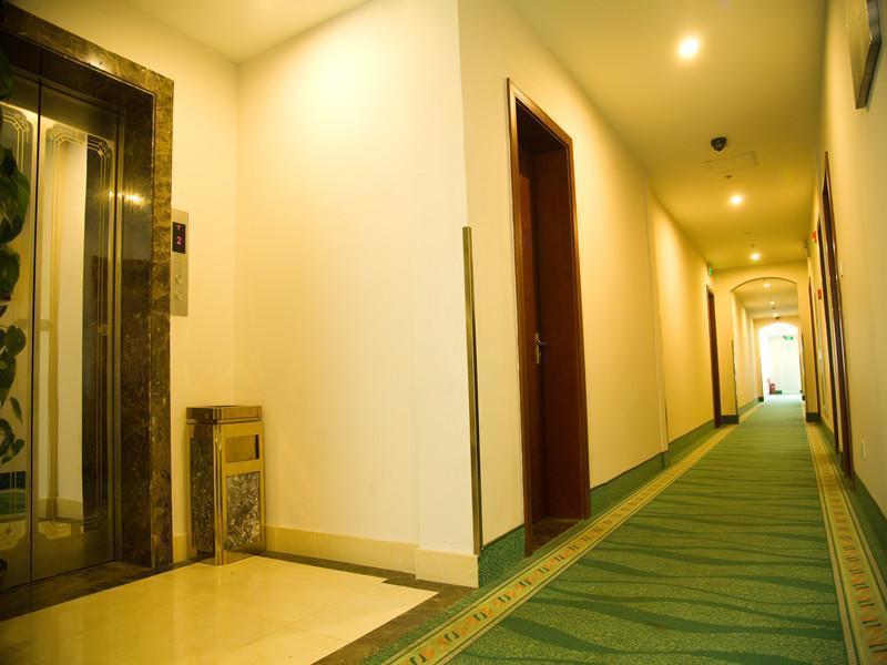 Greentree Pudong Airport Chuansha Express 3*