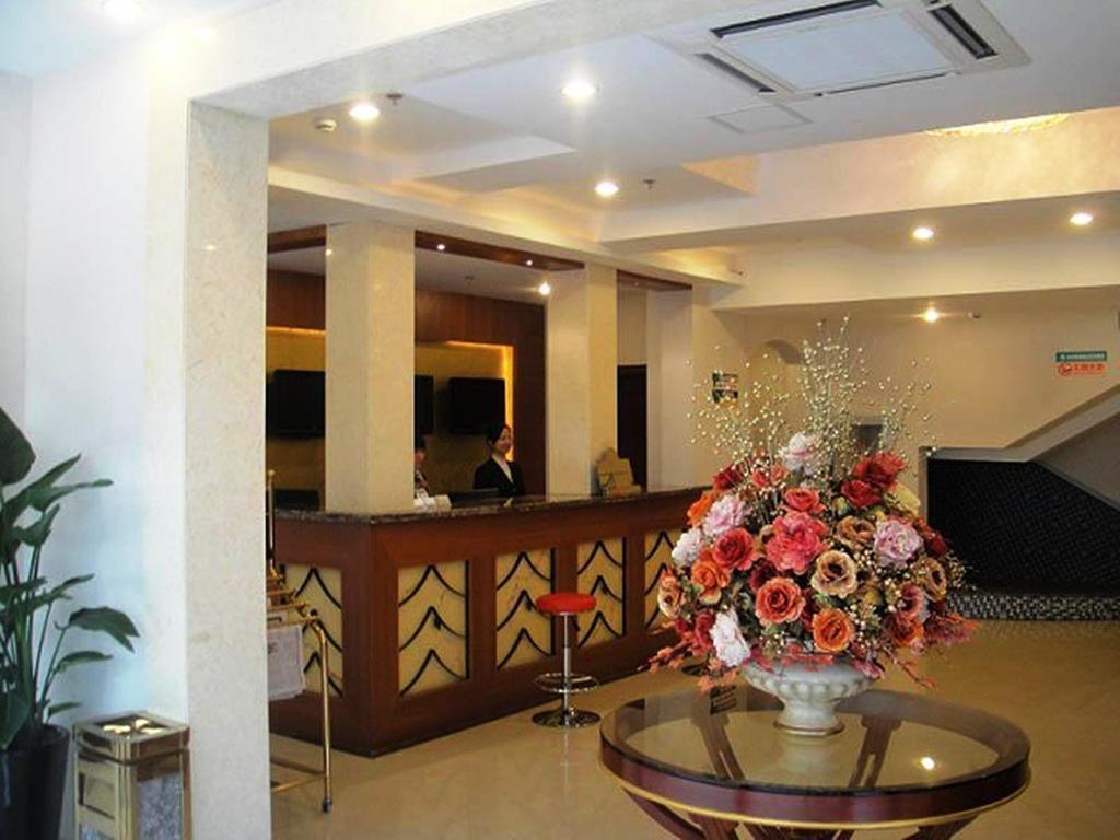 Hotel Greentree Pudong Airport Chuansha Express 3*