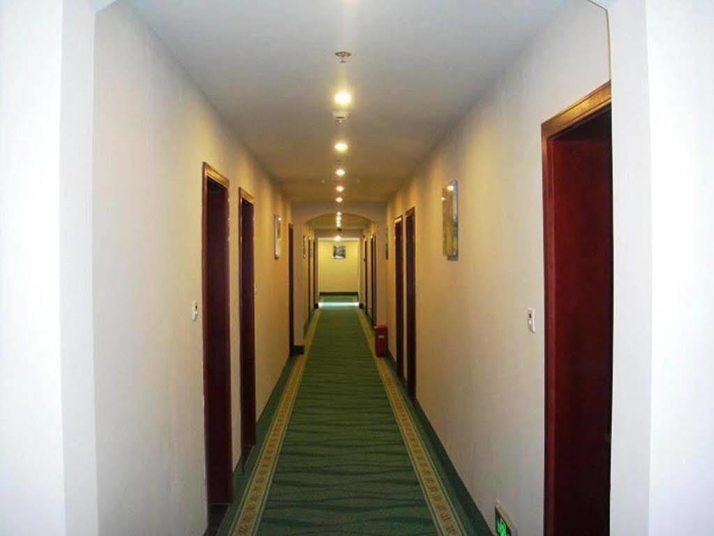 Greentree Pudong Airport Chuansha Express